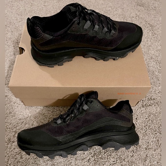 NEW! Womens Merrell Moab shoes - Picture 2 of 6